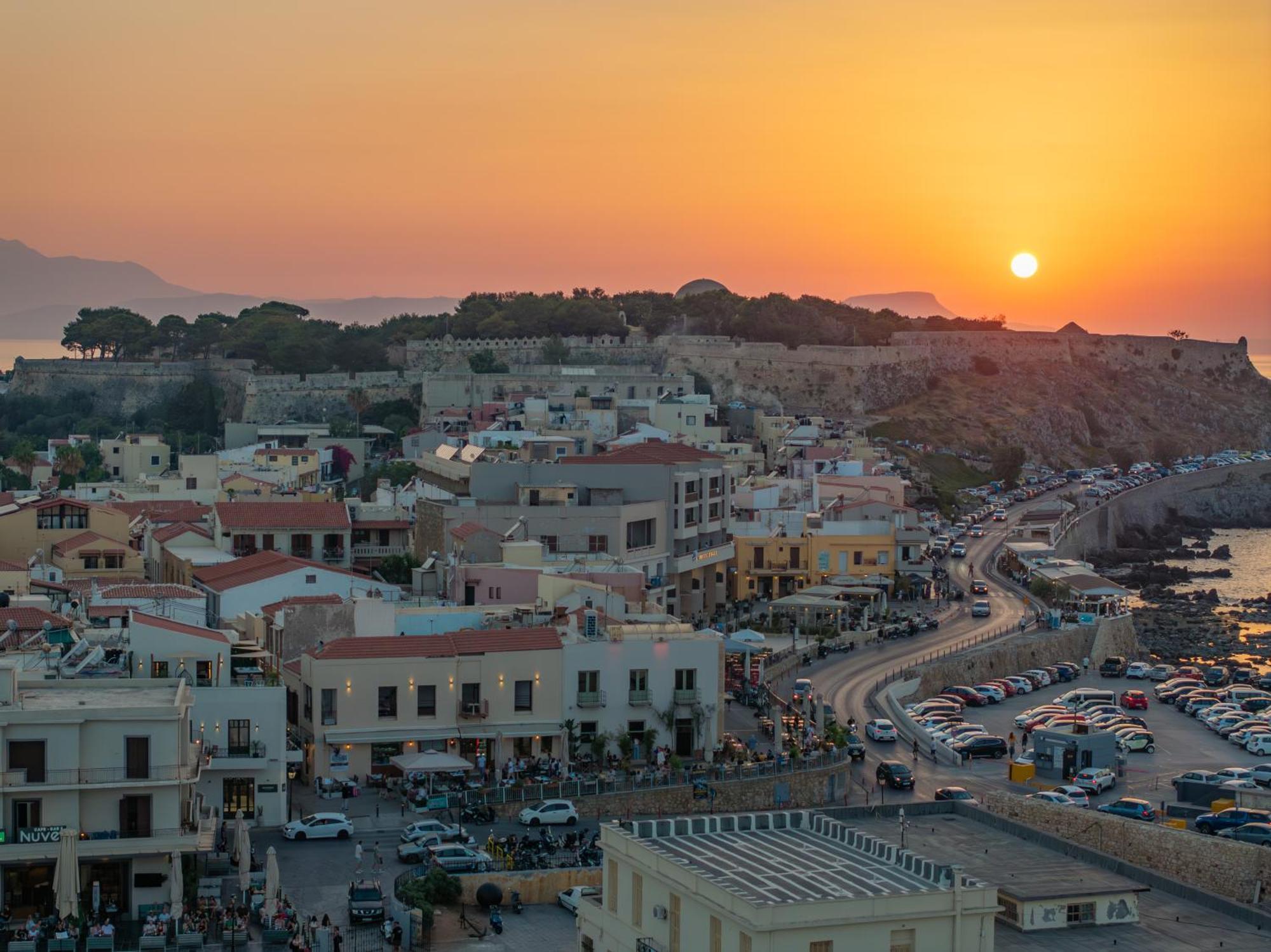 Rettimo Suites, Experience Luxury In The Heart Of Rethymno Bagian luar foto